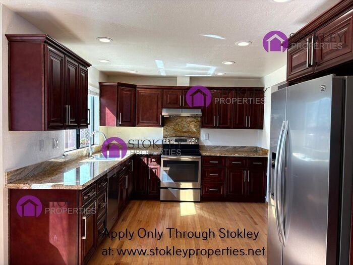 1105 Rock Creek Way - Photo 6 of 27