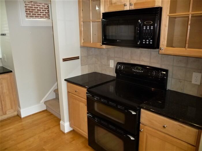 400 W Rosemary St #107 - Photo 4 of 9