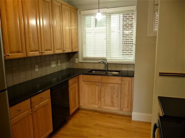 400 W Rosemary St #107 - Photo 5 of 9