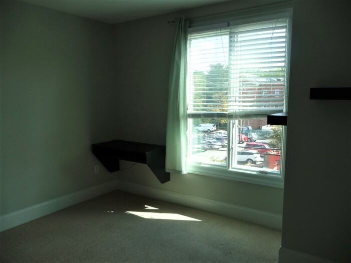 400 W Rosemary St #107 - Photo 7 of 9