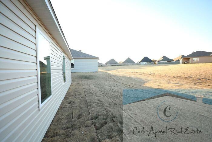 5032 Yukon Dr - Photo 3 of 24