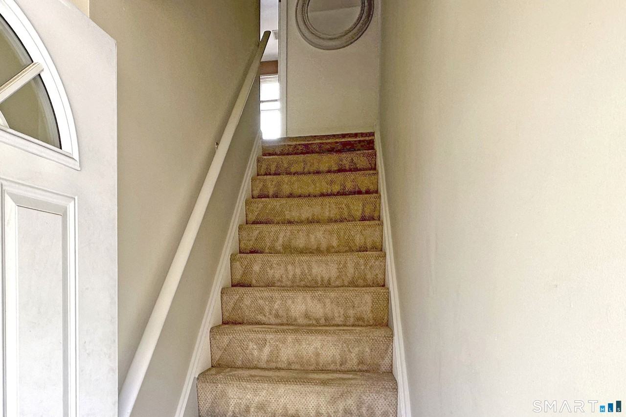 30 1/2 Bartlett Ave Unit B - Photo 3 of 13