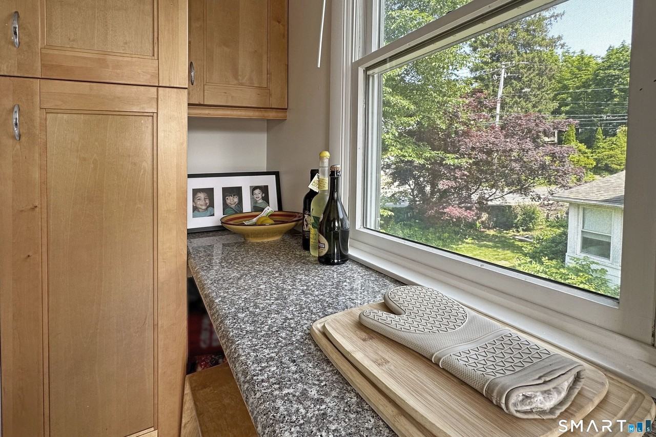 30 1/2 Bartlett Ave Unit B - Photo 6 of 13