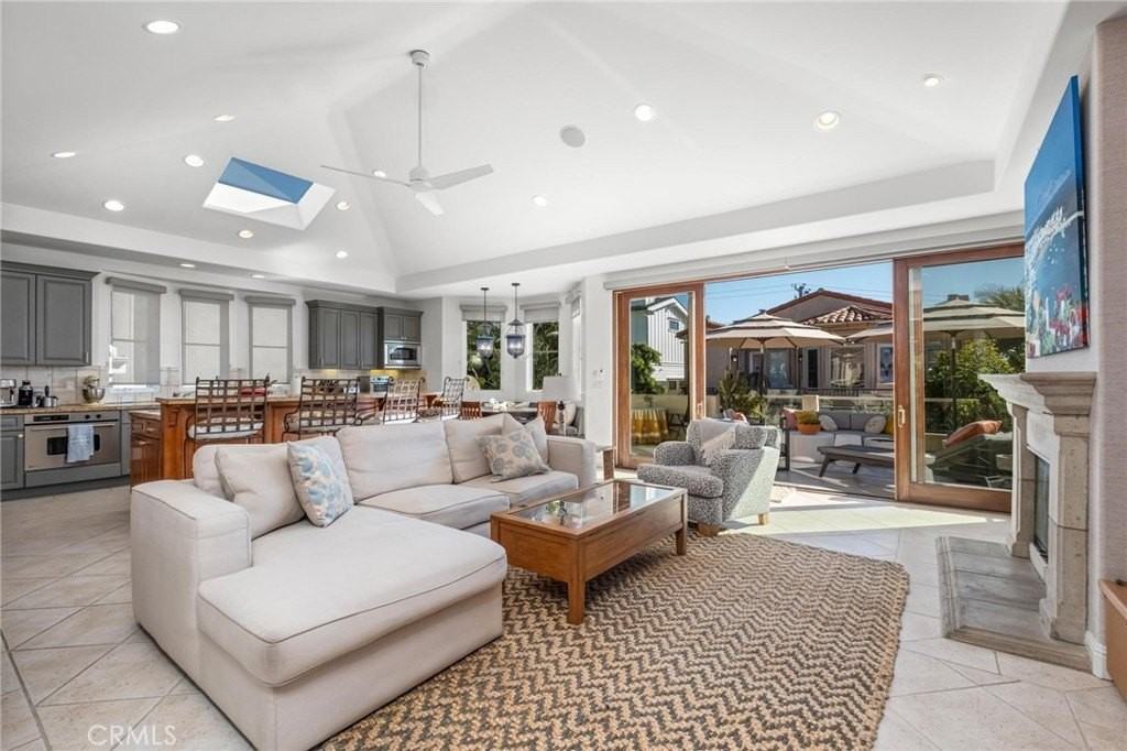 926 Duncan Ave - Photo 7 of 50