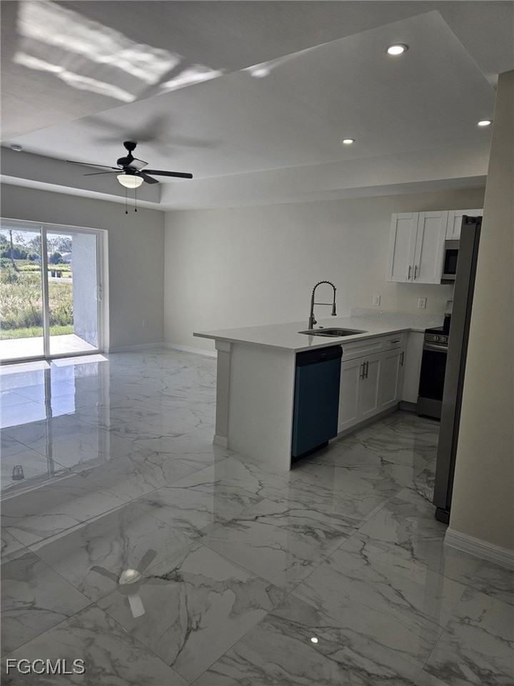 399 Carrillon Ave S - Photo 3 of 15