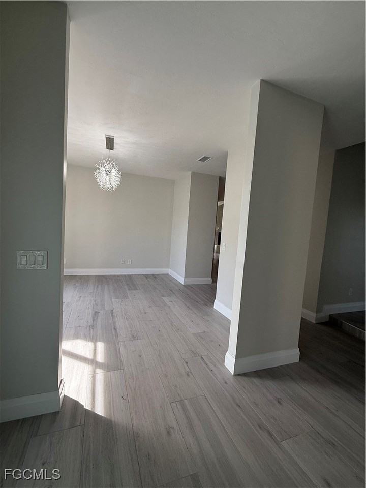 711 Se 33rd Ter - Photo 5 of 50