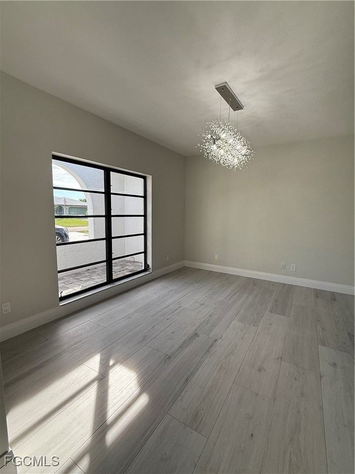 711 Se 33rd Ter - Photo 7 of 50