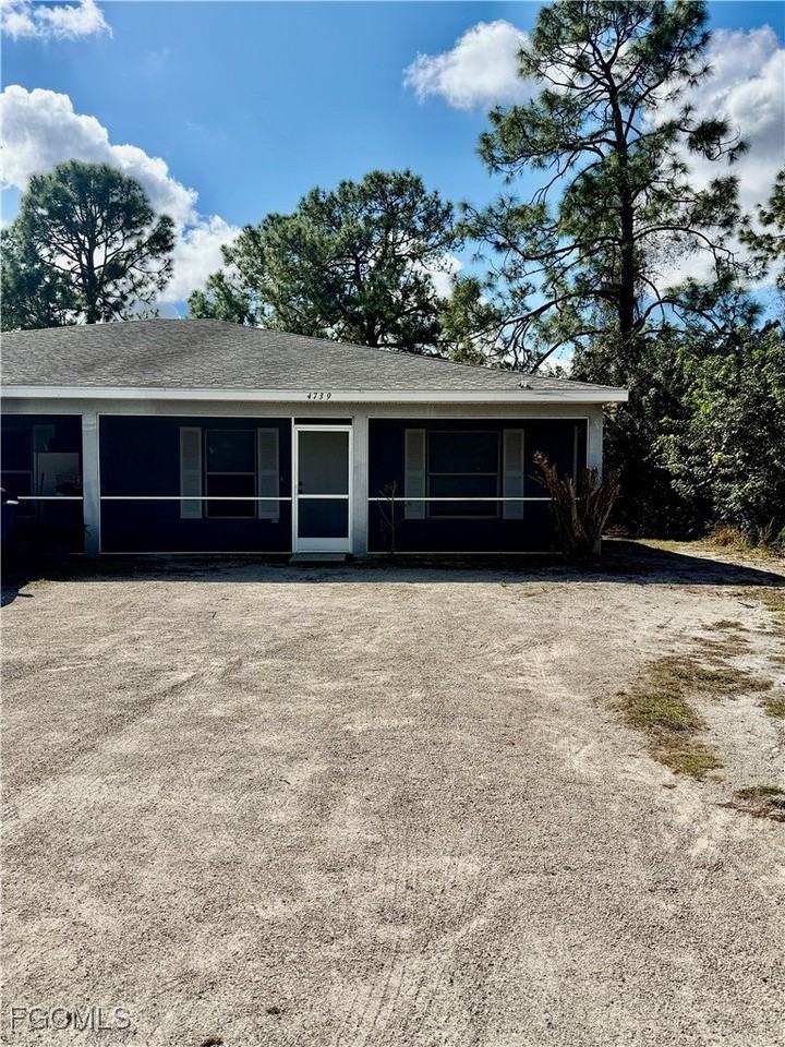 4739 28th St Sw - Photo 2 of 16