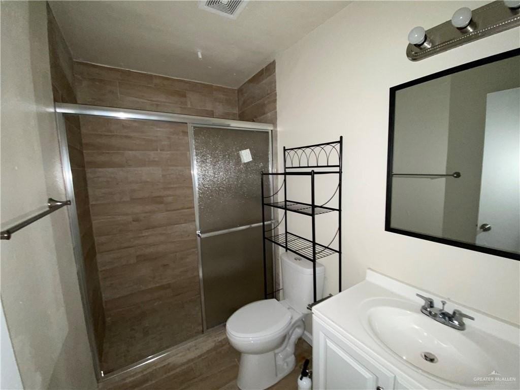 3208 N 25 1/2 St - Photo 4 of 10