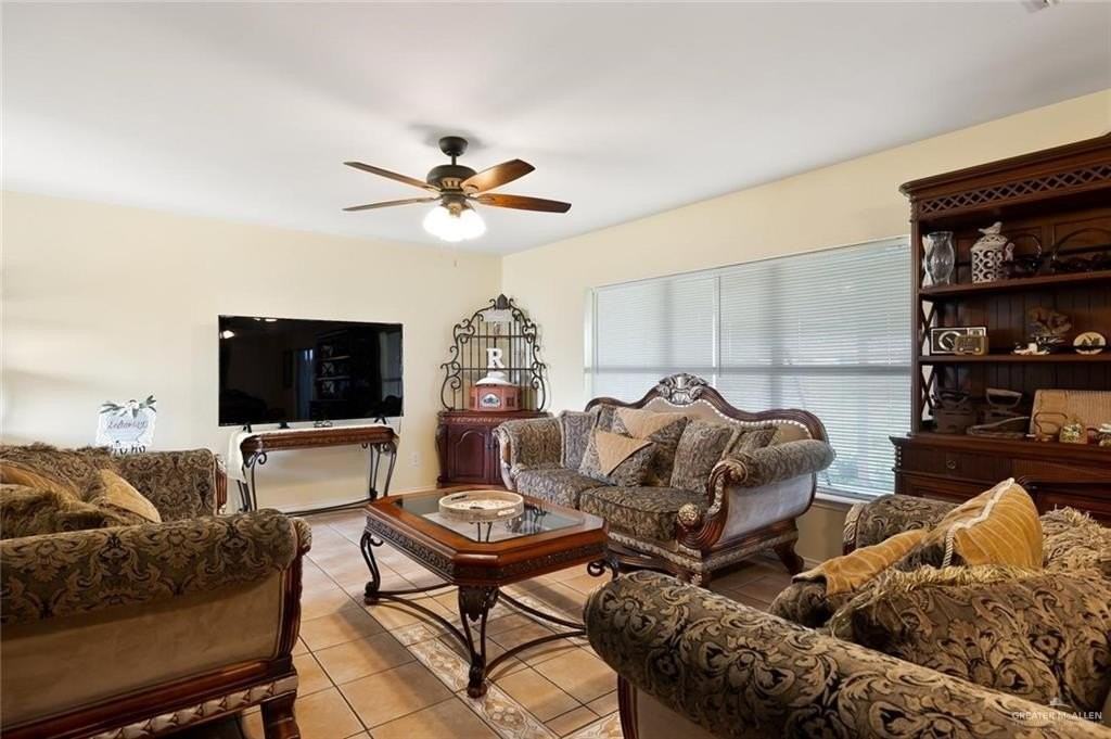 3015 Copper Ave - Photo 2 of 12