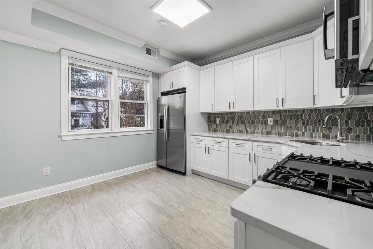 71 W 54th St #2 - Photo 3 of 12