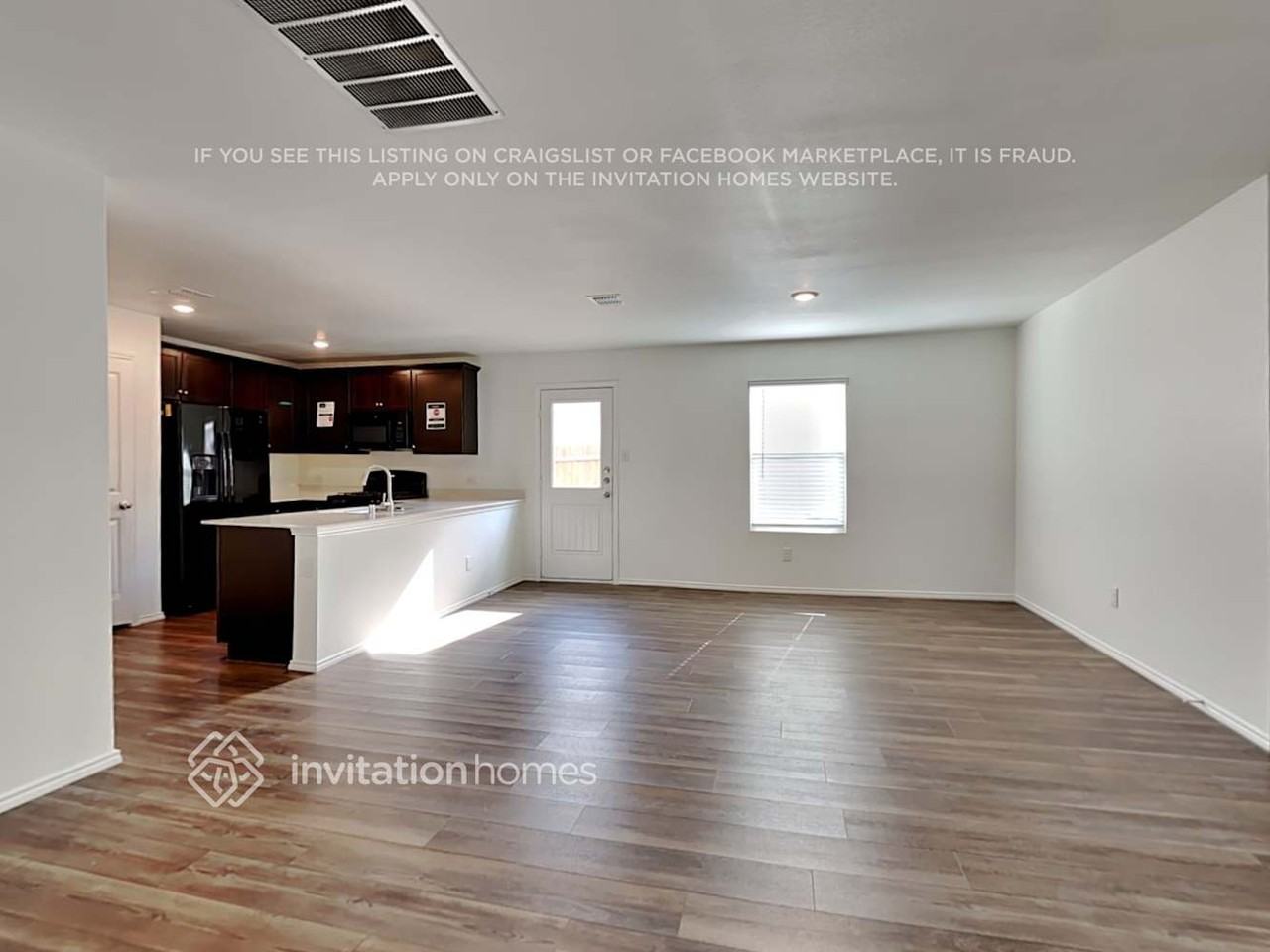 1418 Highbridge Blvd - Photo 5 of 18