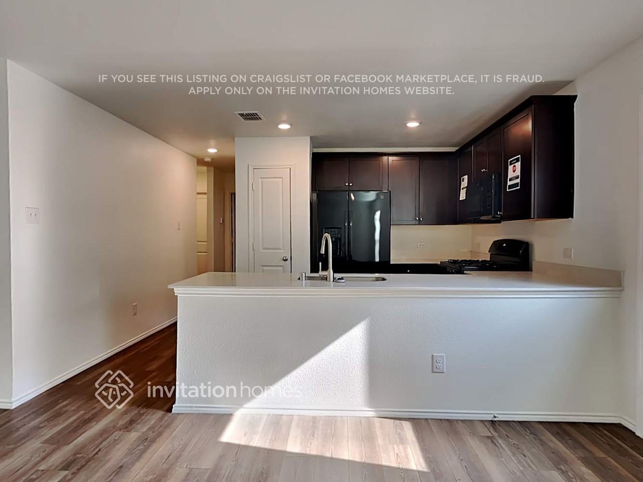 1418 Highbridge Blvd - Photo 6 of 18