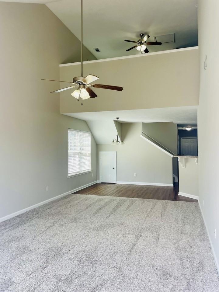 2207 Jasmine Way - Photo 5 of 23