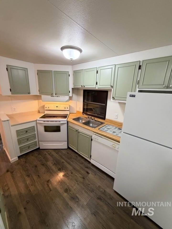 15881 Purple Sage Rd Trlr 48 - Photo 2 of 17