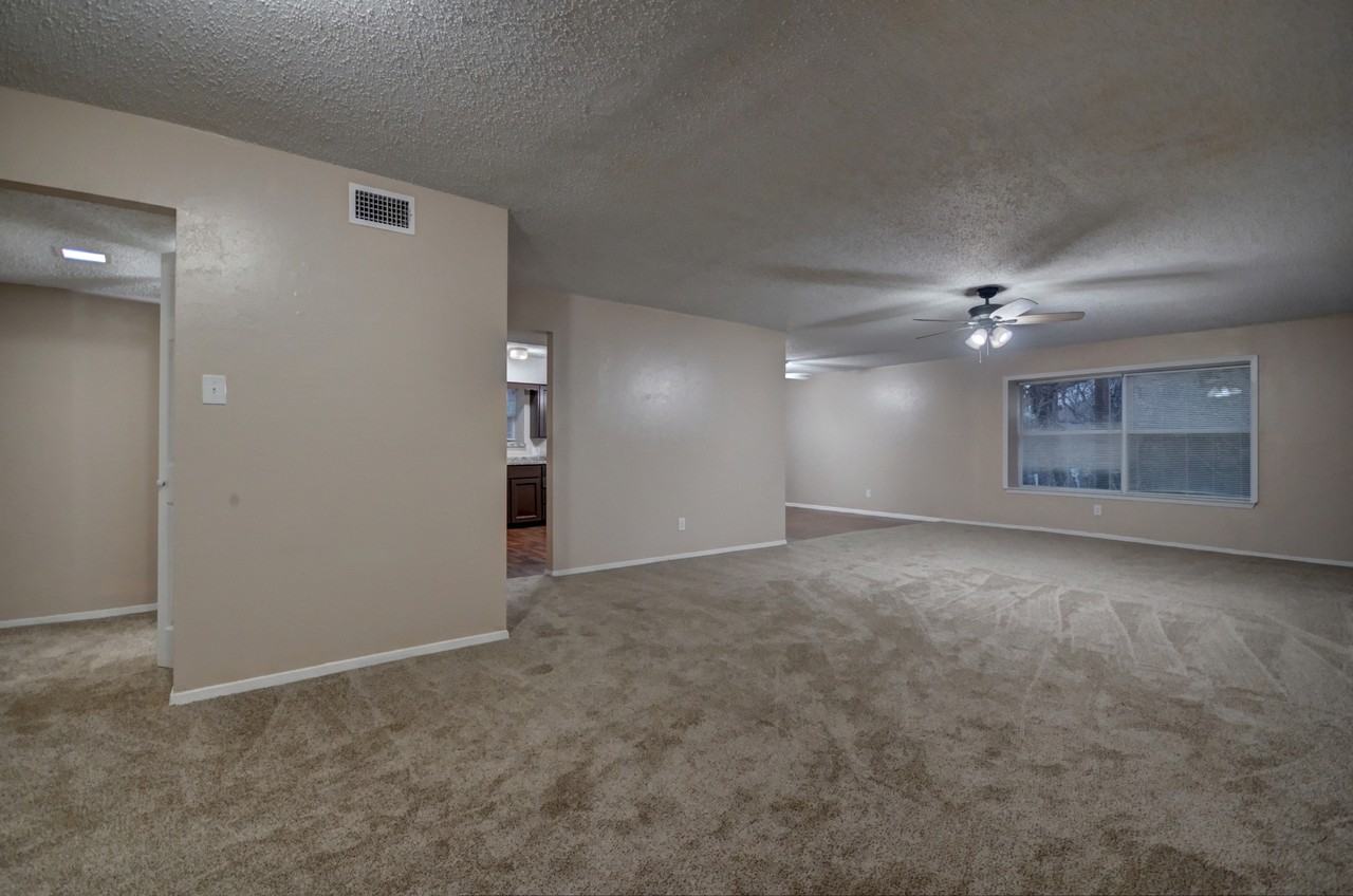 3319 Crites St - Photo 4 of 11