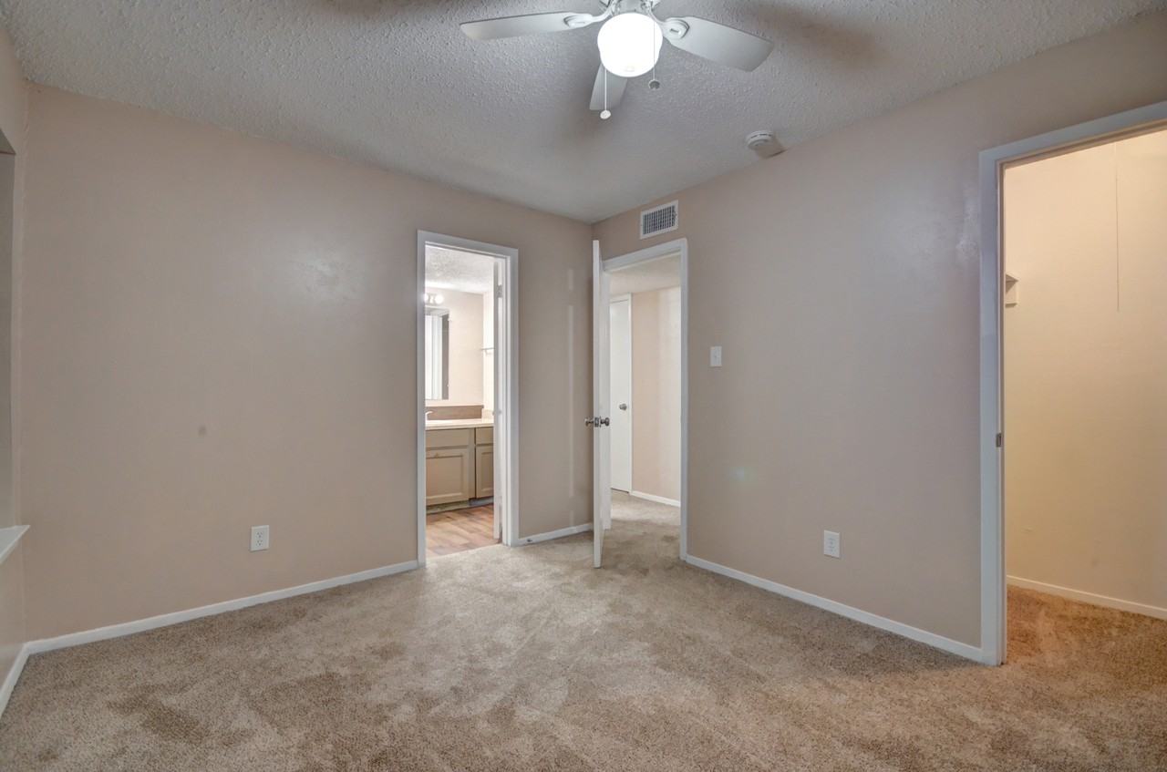 3319 Crites St - Photo 7 of 11