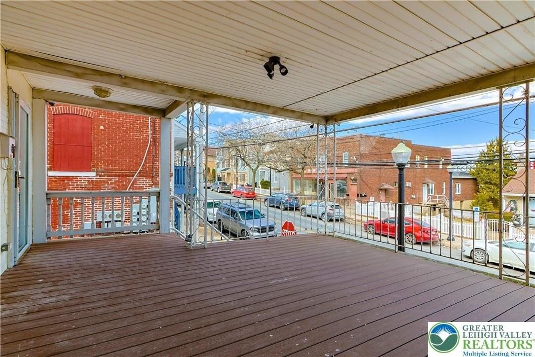 1312 E 4th St - Photo 2 of 24