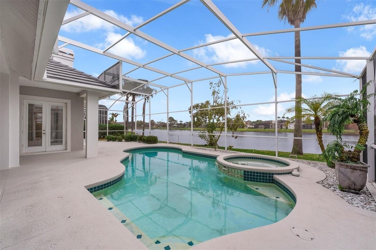 14631 Heathermere Ln - Photo 3 of 48