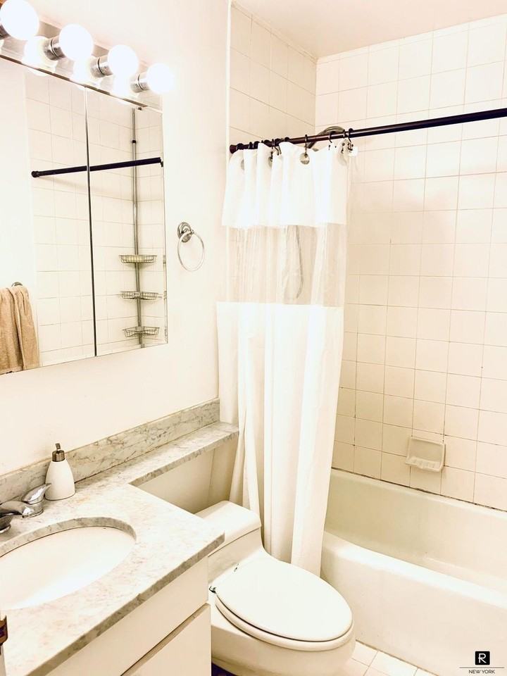 350 W 50th St #3Q - Photo 6 of 13