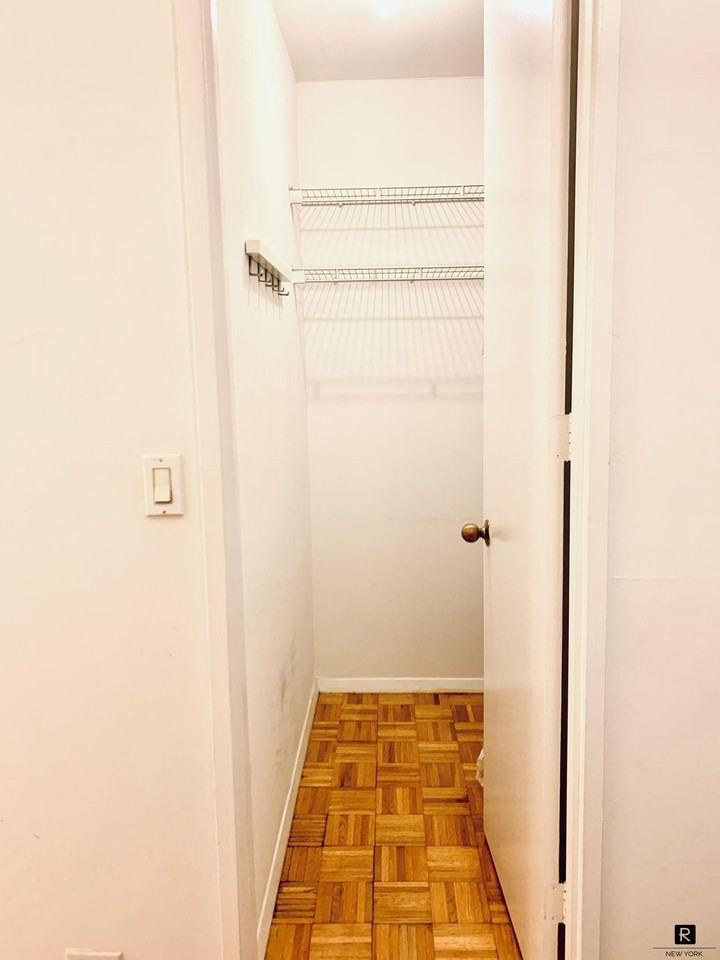 350 W 50th St #3Q - Photo 7 of 13