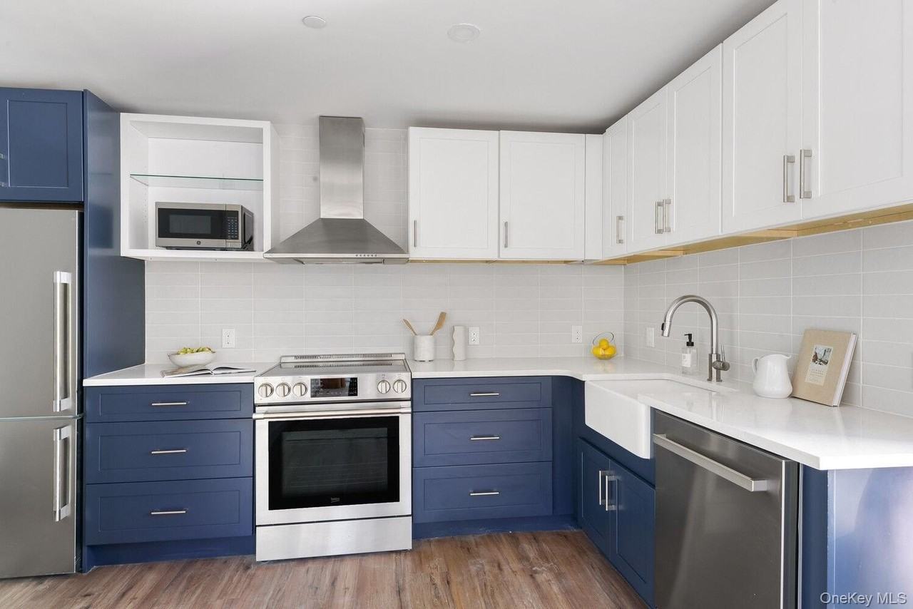 540 Graham Ave #402 - Photo 4 of 15