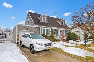 926 Second Ave 2nd Fl - Photo 1 of 1