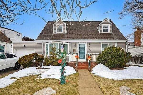 926 Second Ave 2nd Fl - Photo 2 of 20