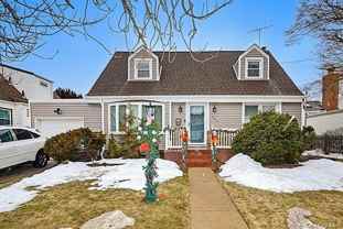 926 Second Ave 2nd Fl - Photo 1 of 1