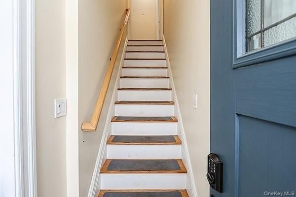 926 Second Ave 2nd Fl - Photo 4 of 20