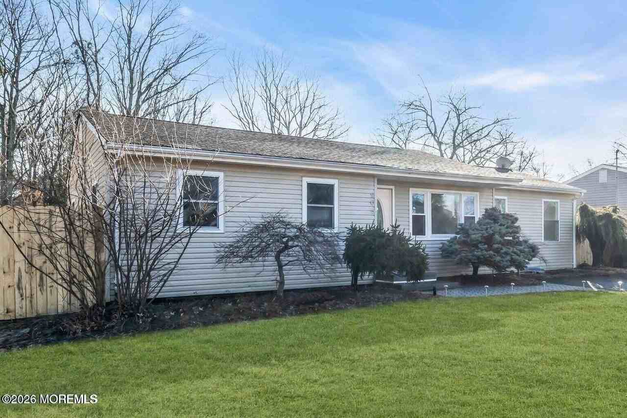 905 Harrison Rd - Photo 2 of 34