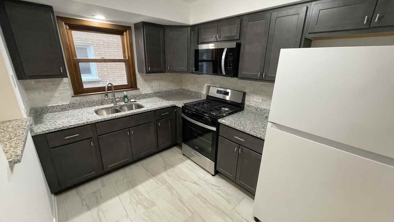 4532 Maple Ave Apt 4 - Photo 2 of 3