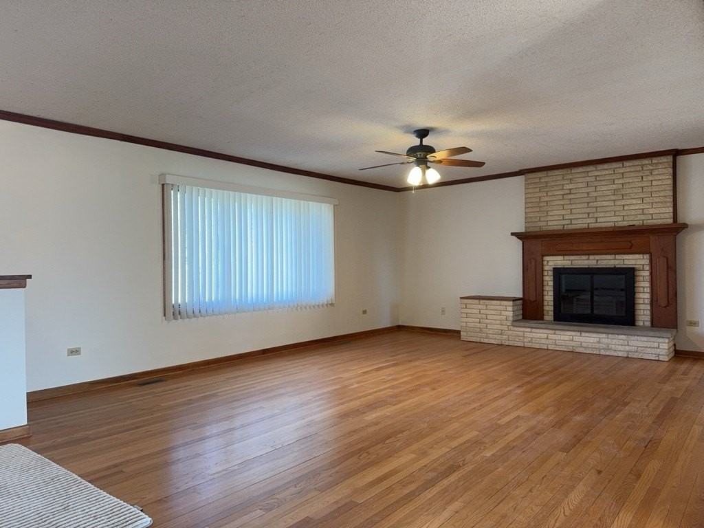 580 N State St - Photo 3 of 27