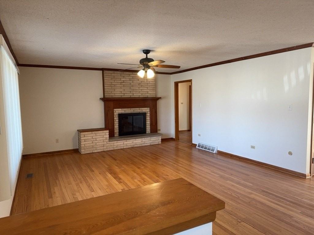 580 N State St - Photo 4 of 27