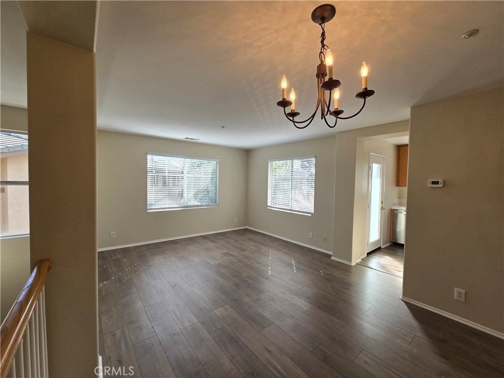 272 Woodcrest Ln - Photo 6 of 27