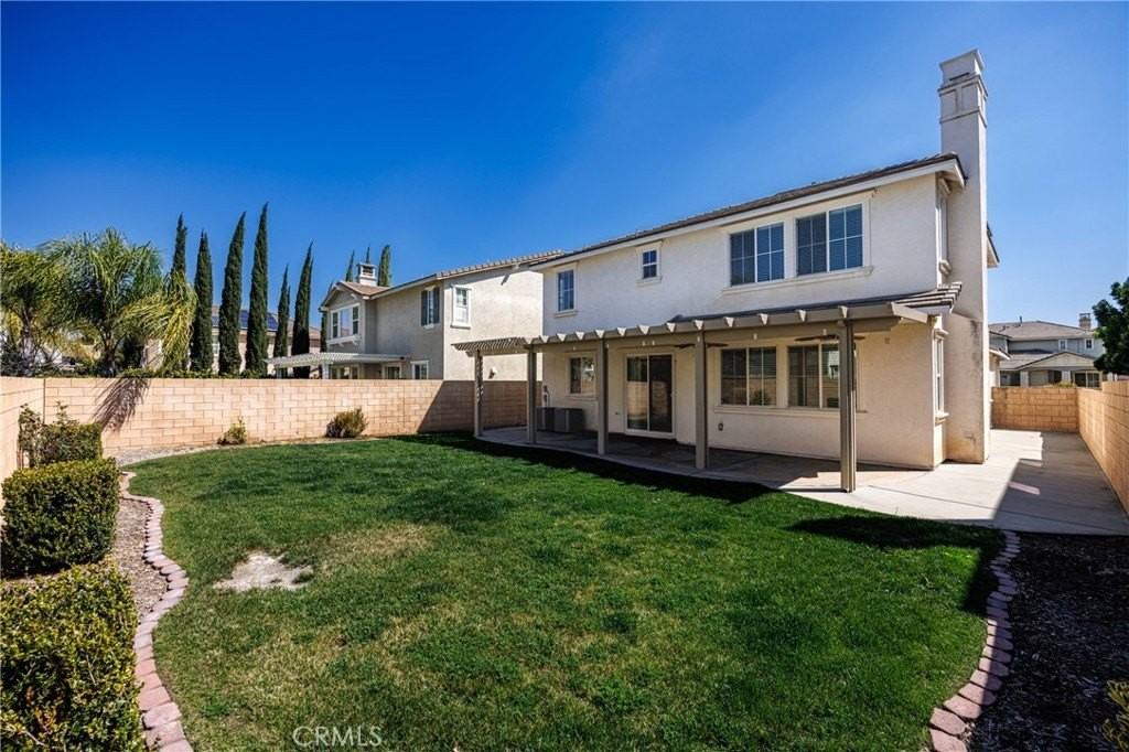 32056 Red Mountain Way - Photo 3 of 8