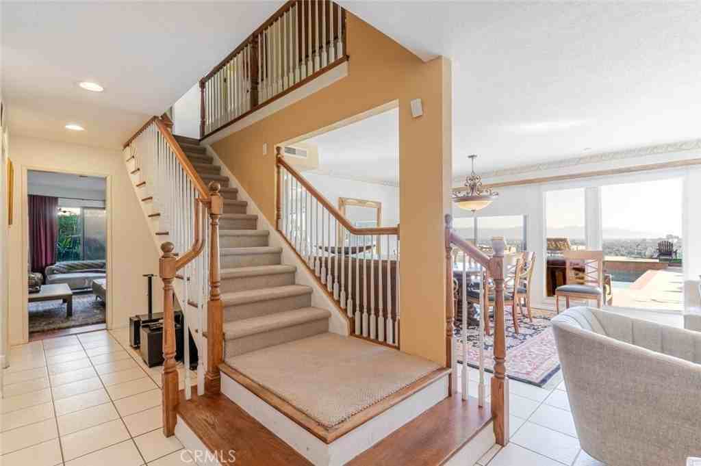 6022 Maury Ave - Photo 4 of 45