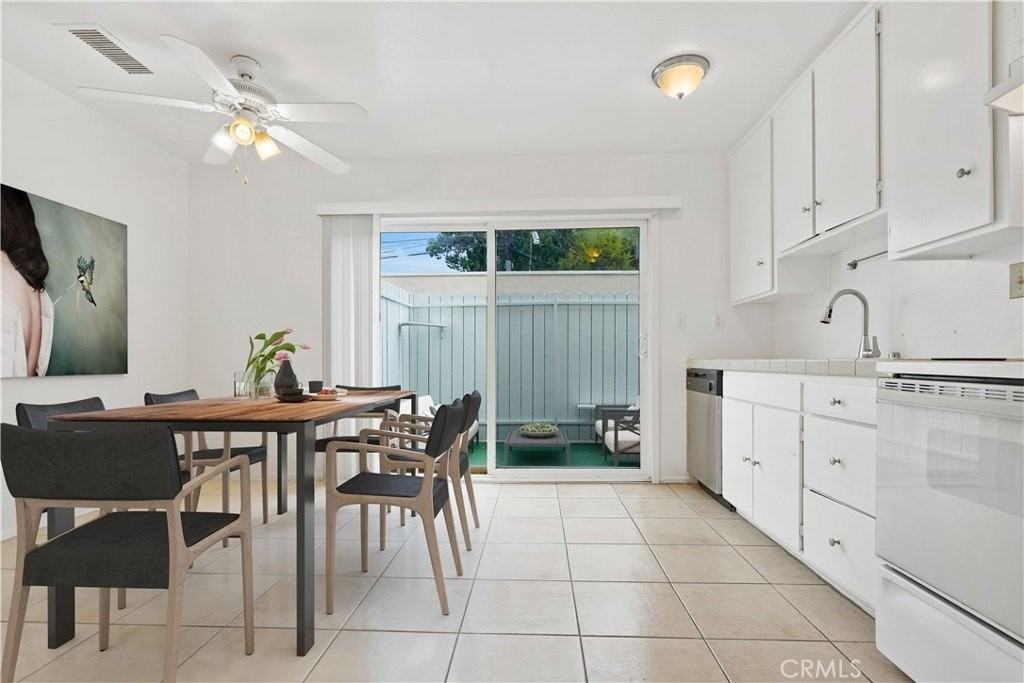 22855 Vanowen St #2 - Photo 6 of 34