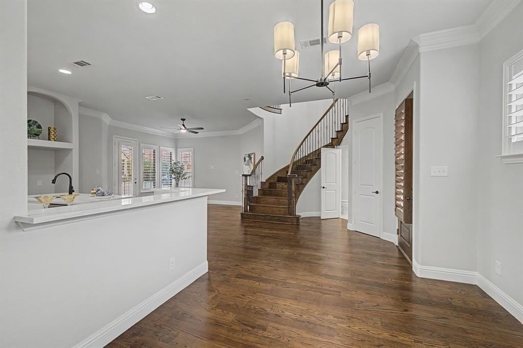 100 Prewit St - Photo 4 of 33