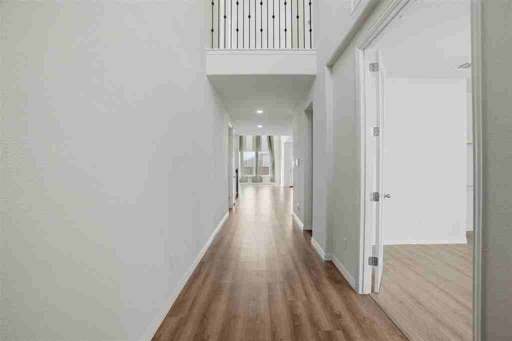 1216 Rosebay Dr - Photo 4 of 36