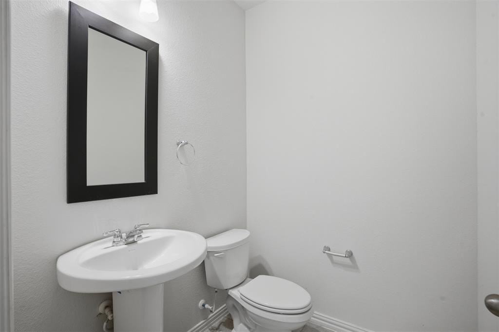 1216 Rosebay Dr - Photo 7 of 36