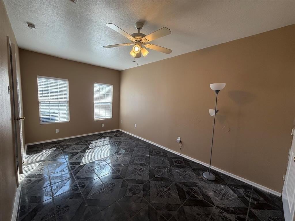 2829 Falls Dr - Photo 3 of 11