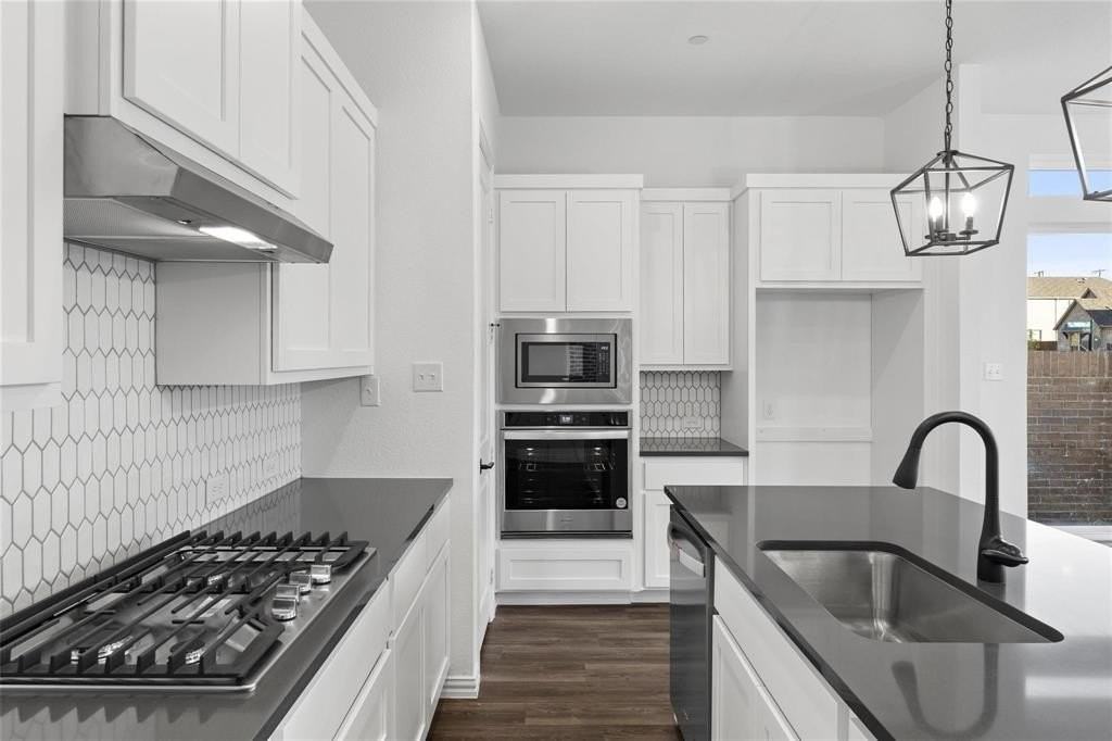 7597 Regal Ln - Photo 5 of 24