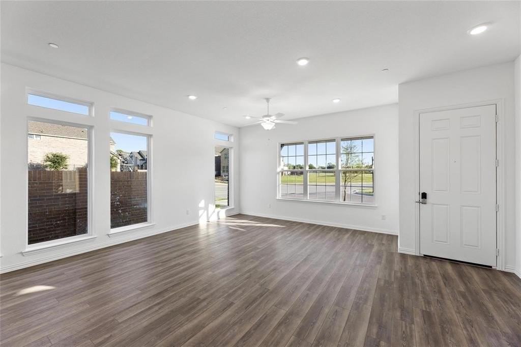 7597 Regal Ln - Photo 7 of 24