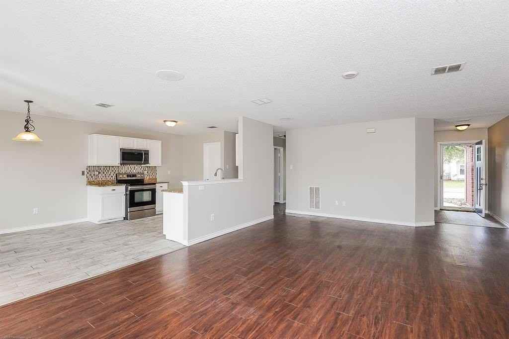 1416 Starpoint Ln - Photo 2 of 18