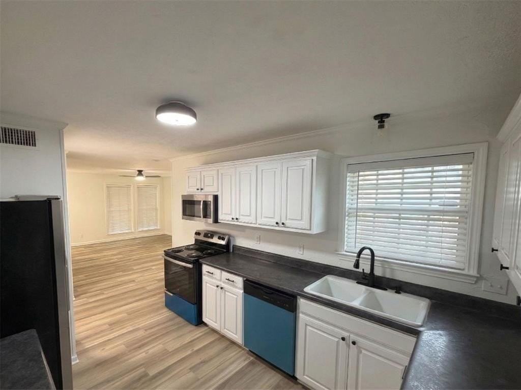 5441 Wales Ave - Photo 4 of 12