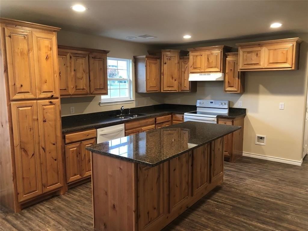 315 Water St - Photo 3 of 9