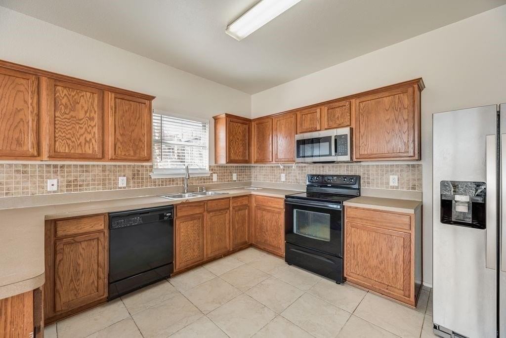 817 Kentucky Derby Ln - Photo 6 of 22