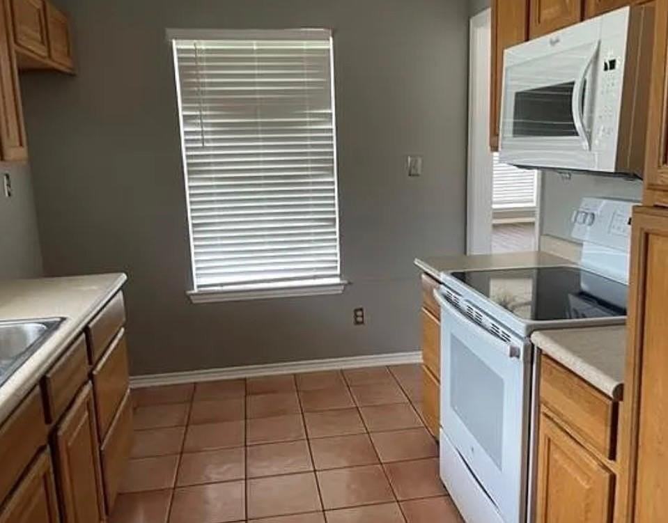 3117 Inglewood St - Photo 7 of 12