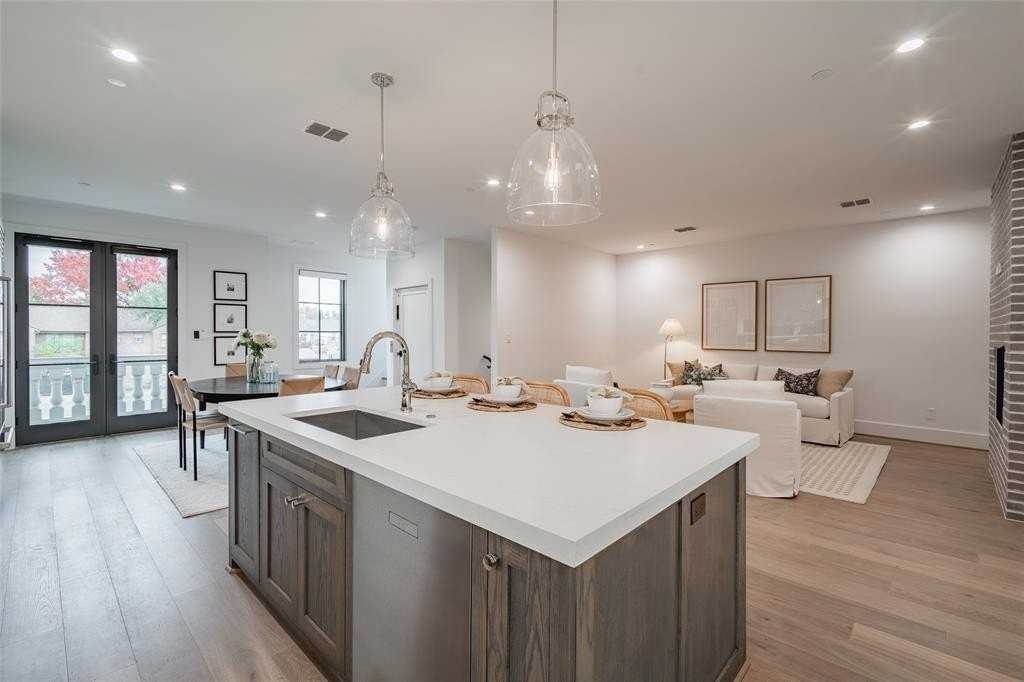 4529 Emerson Ave #2 - Photo 7 of 39